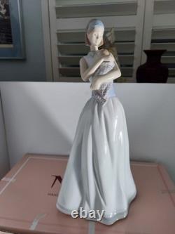 Nao By Lladro #01413 Light Of My Life 14 3/4 Tall new in original box