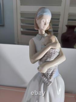 Nao By Lladro #01413 Light Of My Life 14 3/4 Tall new in original box