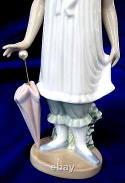 Nao By Lladro #1126 April Showers Brand Nib Girl Holding Umbrella Free Shipping