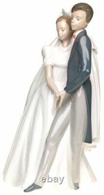 Nao By Lladro #1247 Unforgettable Dance Bnib Bride & Groom Wedding Love Rare F/s