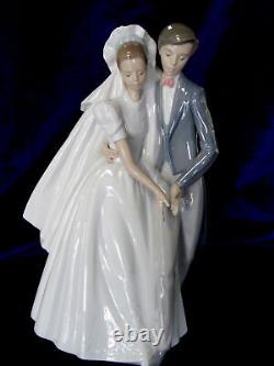 Nao By Lladro #1247 Unforgettable Dance Bnib Bride & Groom Wedding Love Rare F/s
