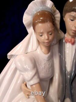 Nao By Lladro #1247 Unforgettable Dance Bnib Bride & Groom Wedding Love Rare F/s