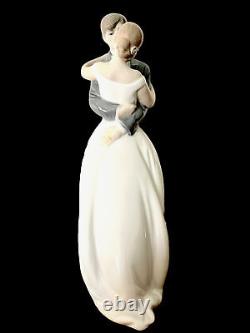Nao By Lladro #1613 A Kiss Forever Bnib Love Bride & Groom Bridal Cake Topper Fs