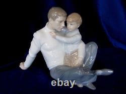 Nao By Lladro #1622 To Love And Protect Brand New In Box Father & Son Save$$ F/s