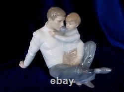 Nao By Lladro #1622 To Love And Protect Brand New In Box Father & Son Save$$ F/s