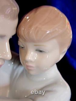 Nao By Lladro #1622 To Love And Protect Brand New In Box Father & Son Save$$ F/s