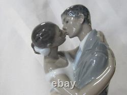 Nao By Lladro #1632 A Kiss Forever Bnib Love Bride & Groom Bridal Cake Topper Fs