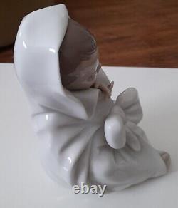 Nao By Lladro Baby Figurine All Bundled Up 1340