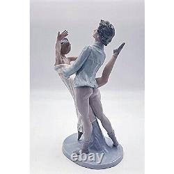 Nao By Lladro Ballet Dancers Figure Dancing On A Cloud 400 By Francisco Catala