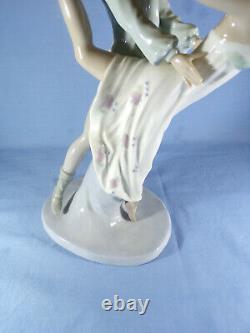 Nao By Lladro Ballet Dancers Figure Dancing on a Cloud 400 By Francisco Catala