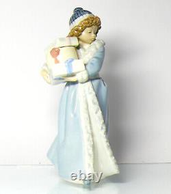 Nao By Lladro Christmas Figure Girl With Gifts Approx. 22 Cm. Porcelain