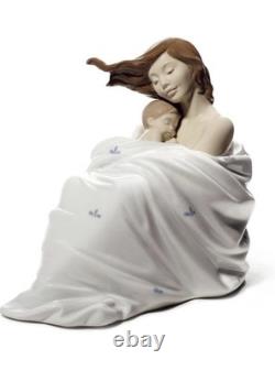 Nao By Lladro Cozy Slumber Sleeping With Mum 02001714