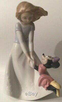 Nao By Lladro Disney Collection #1643 Friends With Minnie Mouse Figurine