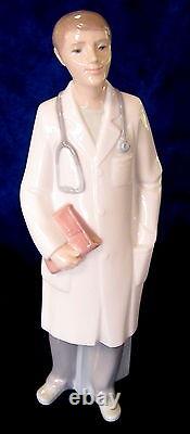Nao By Lladro Doctor #1683 Brand New In Box Male Medical Physician Free Shipping