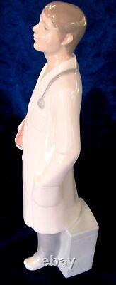 Nao By Lladro Doctor #1683 Brand New In Box Male Medical Physician Free Shipping