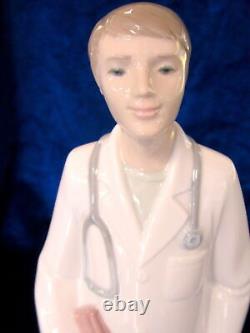 Nao By Lladro Doctor #1683 Brand New In Box Male Medical Physician Free Shipping