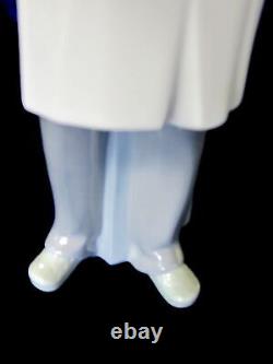 Nao By Lladro Doctor #1683 Brand New In Box Male Medical Physician Free Shipping