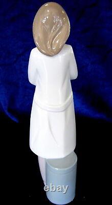 Nao By Lladro Doctor Female #1684 Brand Nib Lady Medical Occupation 10.75 Tall