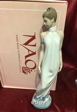 Nao By Lladro Elegance #1205 Porcelain Figurine Collectable
