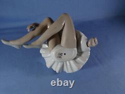 Nao By Lladro Figurine Balllarina Ballet Girl Sitting Designer Vicente Martinez