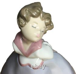Nao By Lladro Figurine Kiss Me Girl Retired 1994 #1328 Spain