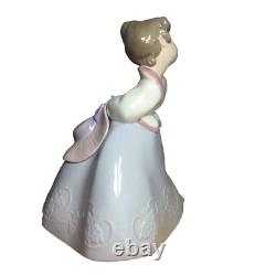 Nao By Lladro Figurine Kiss Me Girl Retired 1994 #1328 Spain