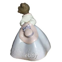 Nao By Lladro Figurine Kiss Me Girl Retired 1994 #1328 Spain