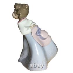Nao By Lladro Figurine Kiss Me Girl Retired 1994 #1328 Spain