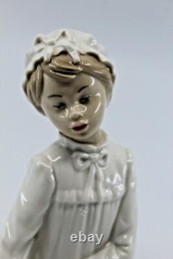 Nao By Lladro Girl Nightgown Foot Bath Brush Porcelain Figure Figurine Spain