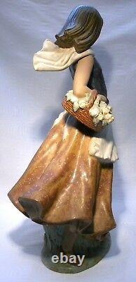 Nao By Lladro Gres 14.1/2 Figure Basket Of Flowers 1146