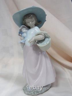 Nao By Lladro It's A Picnic Girl Figurine #1902 Brand Nib Cute Doll Save$$ F/sh