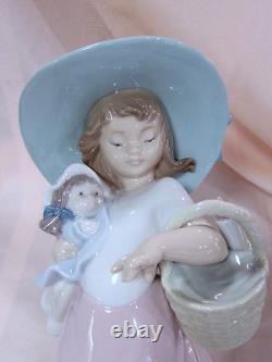 Nao By Lladro It's A Picnic Girl Figurine #1902 Brand Nib Cute Doll Save$$ F/sh