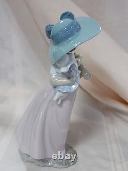 Nao By Lladro It's A Picnic Girl Figurine #1902 Brand Nib Cute Doll Save$$ F/sh