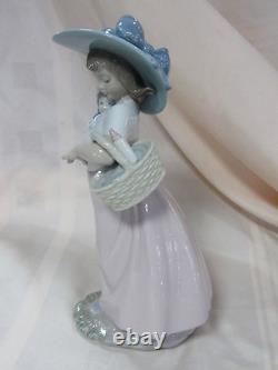 Nao By Lladro It's A Picnic Girl Figurine #1902 Brand Nib Cute Doll Save$$ F/sh