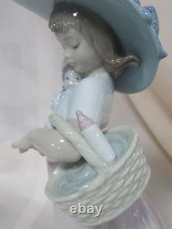 Nao By Lladro It's A Picnic Girl Figurine #1902 Brand Nib Cute Doll Save$$ F/sh