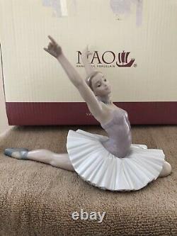 Nao By Lladro Large Figurine Ballerina The Art Of Dance New In Box