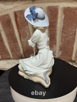 Nao By Lladro Meadow Song # 1365 Retired 2006 Mint Collectible