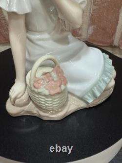 Nao By Lladro Meadow Song # 1365 Retired 2006 Mint Collectible