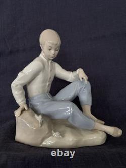 Nao By Lladro No. 175 Boy Watching Snails Porcelain Hand Painted Very Rare