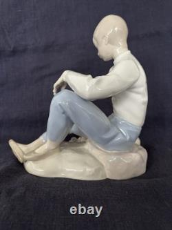 Nao By Lladro No. 175 Boy Watching Snails Porcelain Hand Painted Very Rare