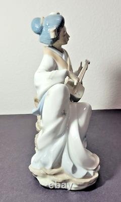 Nao By Lladro Oriental Melody / Geisha Girl Playing Shamisen #227 L/n 1994