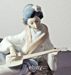 Nao By Lladro Oriental Melody / Geisha Girl Playing Shamisen #227 L/n 1994