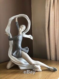 Nao By Lladro Porcelain DANCER WITH VEIL 020.00185 Worldwide Ship