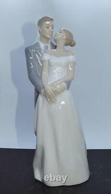 Nao By Lladro Porcelain Figurine Unforgettable Day 02001713 Was £119 Now £101