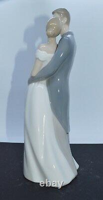 Nao By Lladro Porcelain Figurine Unforgettable Day 02001713 Was £119 Now £101