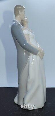 Nao By Lladro Porcelain Figurine Unforgettable Day 02001713 Was £119 Now £101