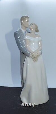 Nao By Lladro Porcelain Figurine Unforgettable Day 02001713 Was £119 Now £101