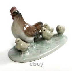 Nao By Lladro Porcelain Hen With Chicks Figure A-24S Daisa Spain 1987 Vintage
