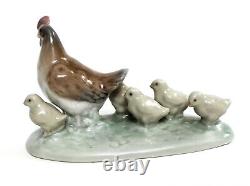 Nao By Lladro Porcelain Hen With Chicks Figure A-24S Daisa Spain 1987 Vintage