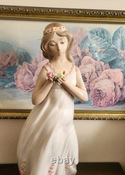 Nao By Lladro Spain Large Porcelain Figurine Girl With Roses 17